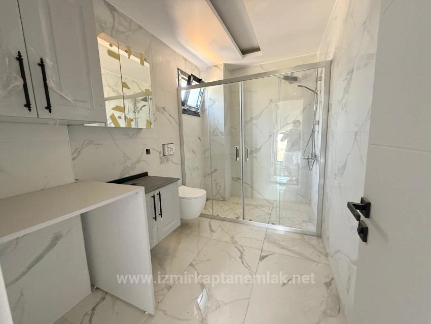 2+1 Villa Zum Verkauf Mit Eigenem Garten In Seferihisar Doğanbey