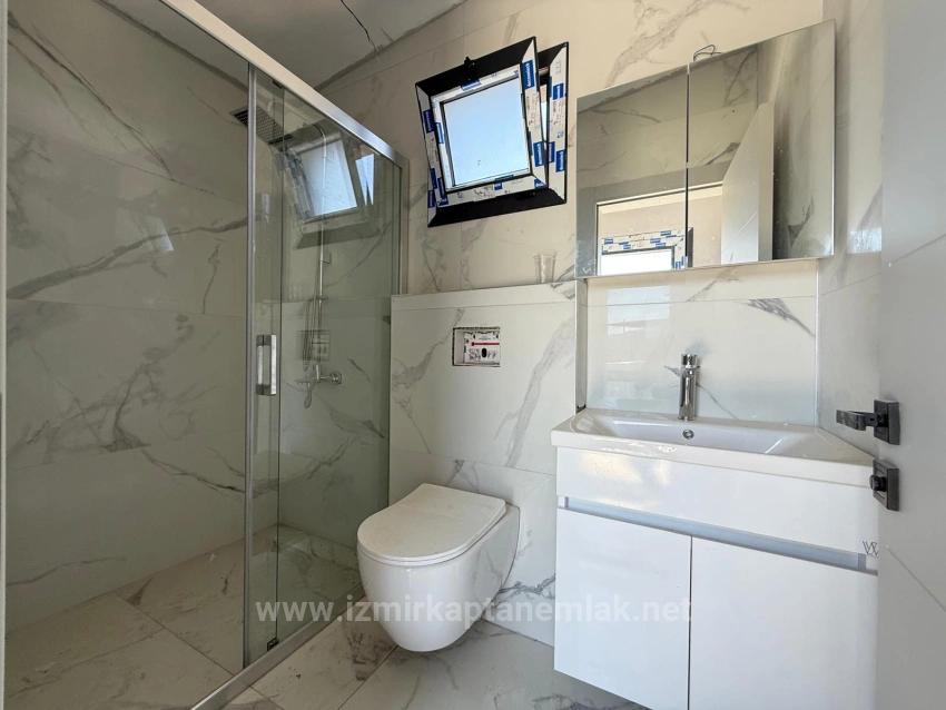 2+1 Villa Zum Verkauf Mit Eigenem Garten In Seferihisar Doğanbey