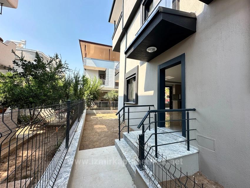 Große Brandneue 5+1-Villa Zum Verkauf Im Zentrum Von Seferihisar Doğanbey