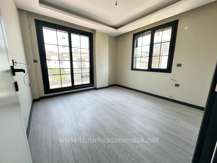 Große 3+1-Zimmer-Villa (300 M² Bruttofläche) Mit Separatem Pool In Doğanbey Zu Verkaufen