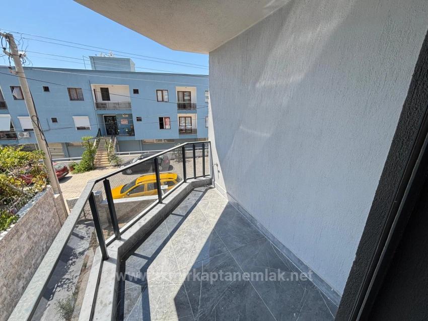 2+1-Zimmer-Villa Mit Großem Garten, 500 Meter Vom Strand In Seferihisar Ürkmez Entfernt, Zu Verkaufen.