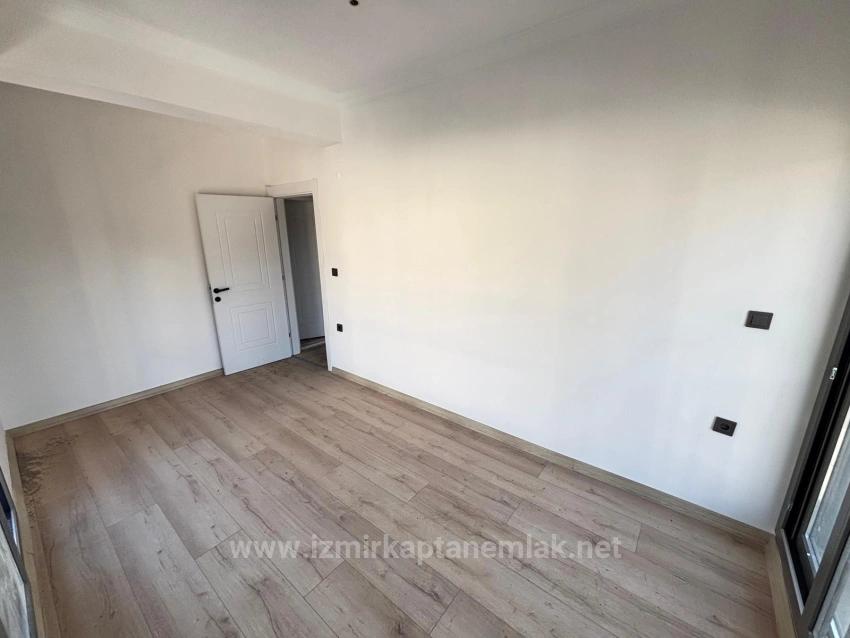 2+1 Villa Mit Separatem Eingang Und Garten Zum Verkauf In Seferihisar Payamlı