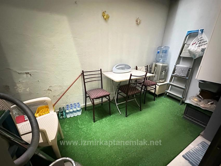 Dreifamilienhaus (4+1 Zimmer) Mit Separater Küche In Seferihisar Ürkmez Zu Verkaufen, 300 M Vom Strand Entfernt