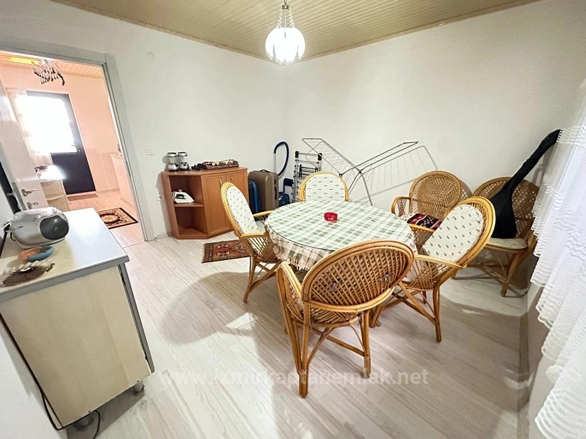 Dreifamilienhaus (4+1 Zimmer) Mit Separater Küche In Seferihisar Ürkmez Zu Verkaufen, 300 M Vom Strand Entfernt