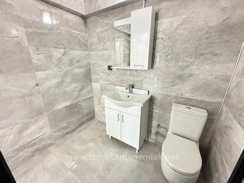 Geräumige 2+1-Wohnung Zum Verkauf Im Zentrum Von Seferihisar Ürkmez, Brandneuer Bau