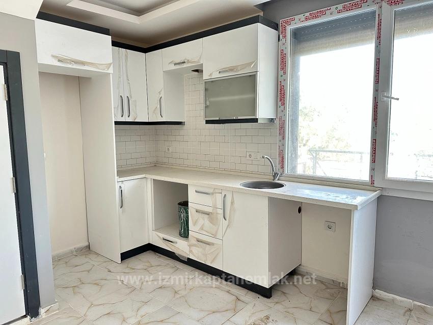 Brandneue 3+1-Zimmer-Villa Mit Großem Garten, 500 M Vom Strand Entfernt In Seferihisar Doğanbey Zu Verkaufen