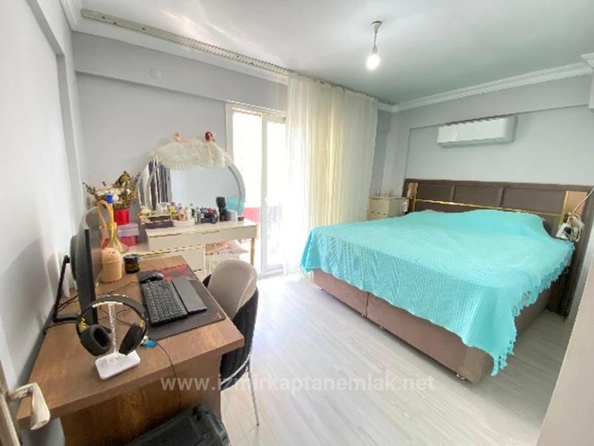 2+1 Wohnung Zum Verkauf In Seferihisar Ürkmez Bengiler, Praktische 2. Etage, Sauber