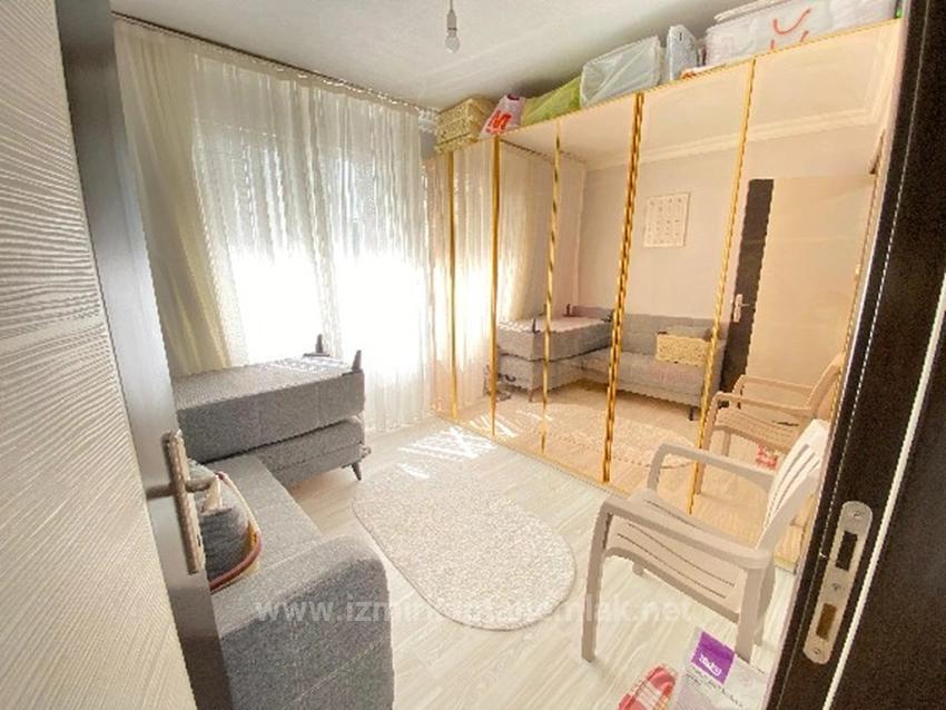 2+1 Wohnung Zum Verkauf In Seferihisar Ürkmez Bengiler, Praktische 2. Etage, Sauber