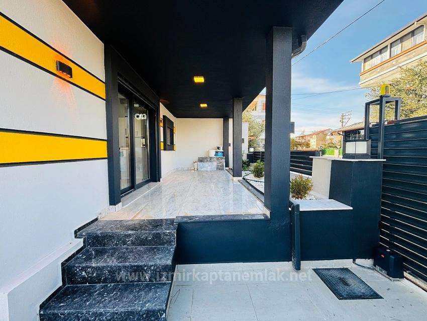 210 M² Große, Unabhängige Luxusgarten-3+1-Villa Zum Verkauf In Seferihisar Doğanbey