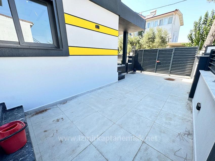 210 M² Große, Unabhängige Luxusgarten-3+1-Villa Zum Verkauf In Seferihisar Doğanbey