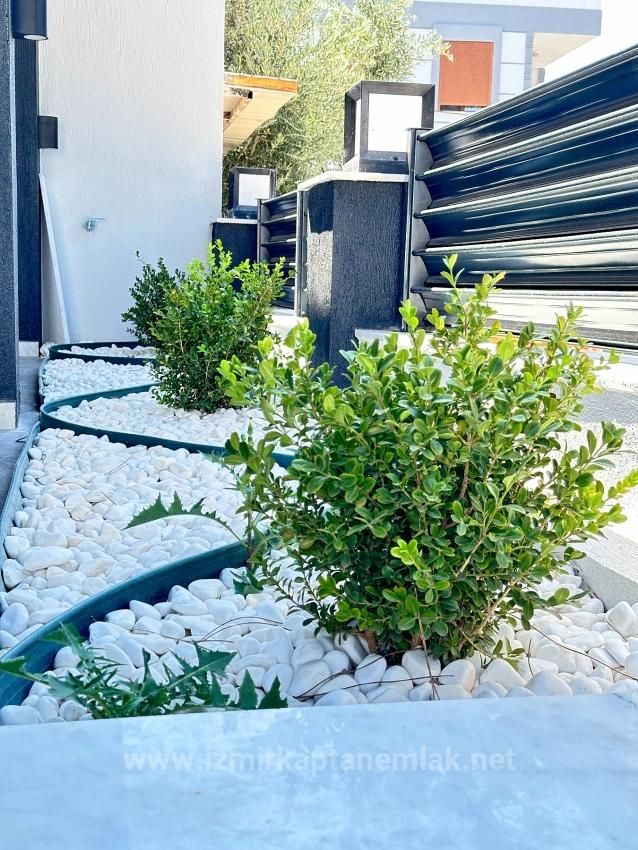 210 M² Große, Unabhängige Luxusgarten-3+1-Villa Zum Verkauf In Seferihisar Doğanbey