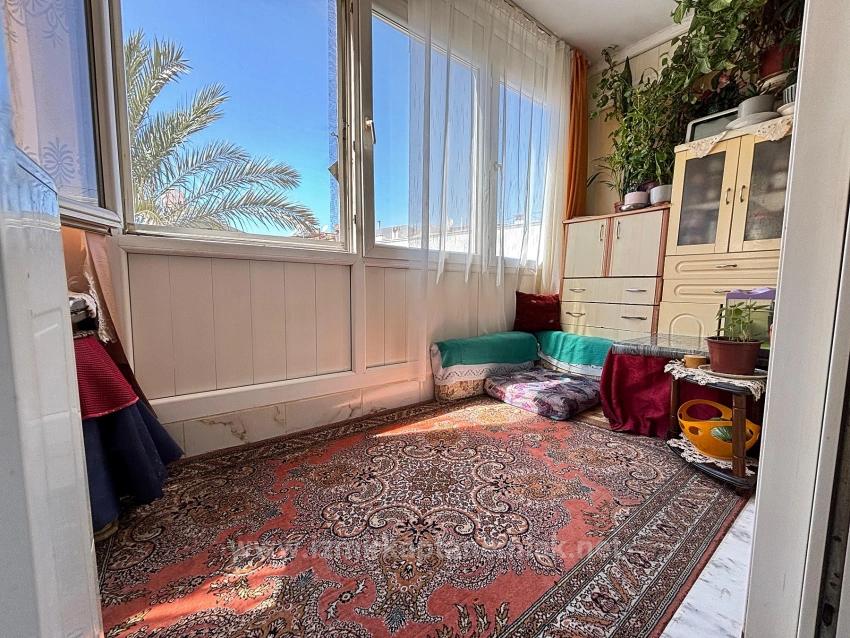 2+1-Zimmer-Wohnung Zum Verkauf Im Zentrum Von Seferihisar Ürkmez, 150 M Vom Strand Entfernt