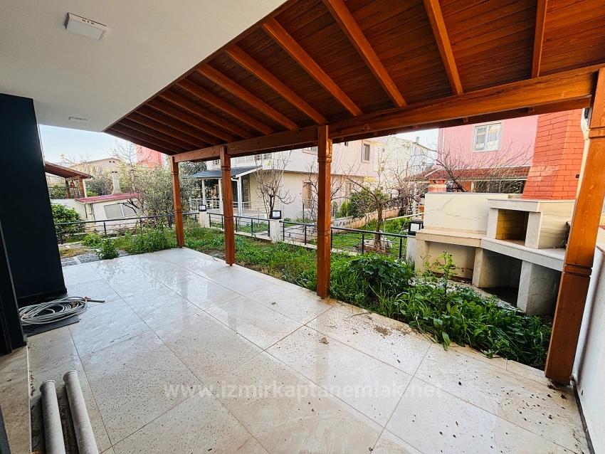 3+1 Villa Mit Großem Garten Zum Verkauf In Seferihisar Doğanbey