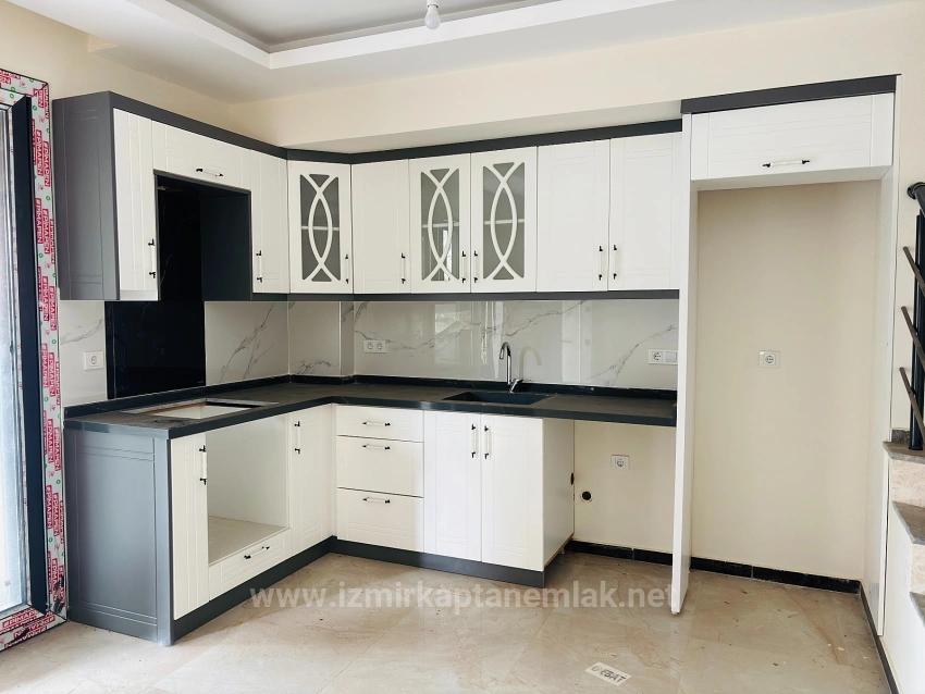 3+1 Villa Mit Großem Garten Zum Verkauf In Seferihisar Doğanbey