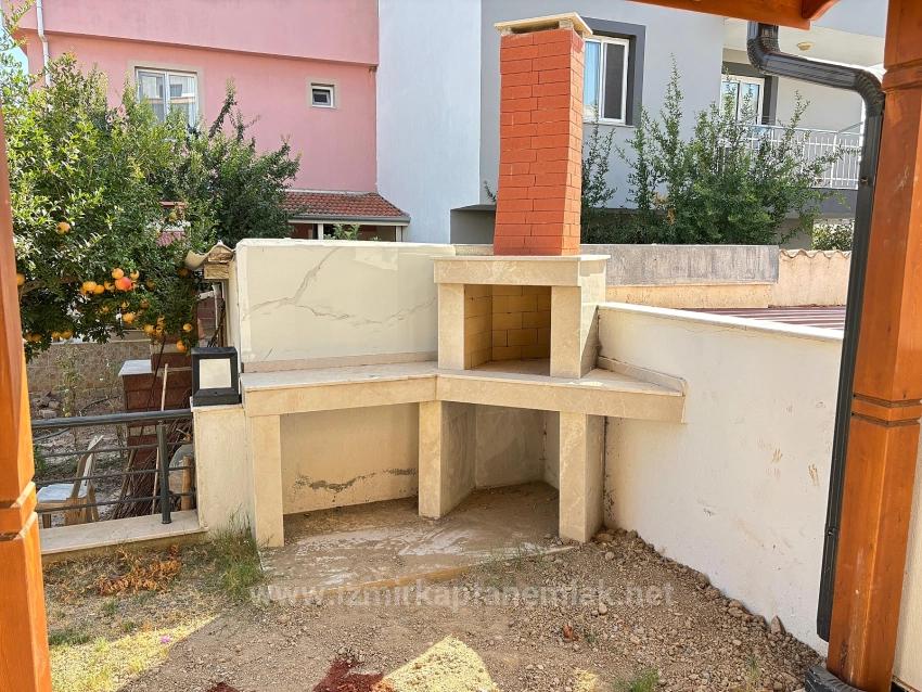 3+1 Villa Mit Großem Garten Zum Verkauf In Seferihisar Doğanbey