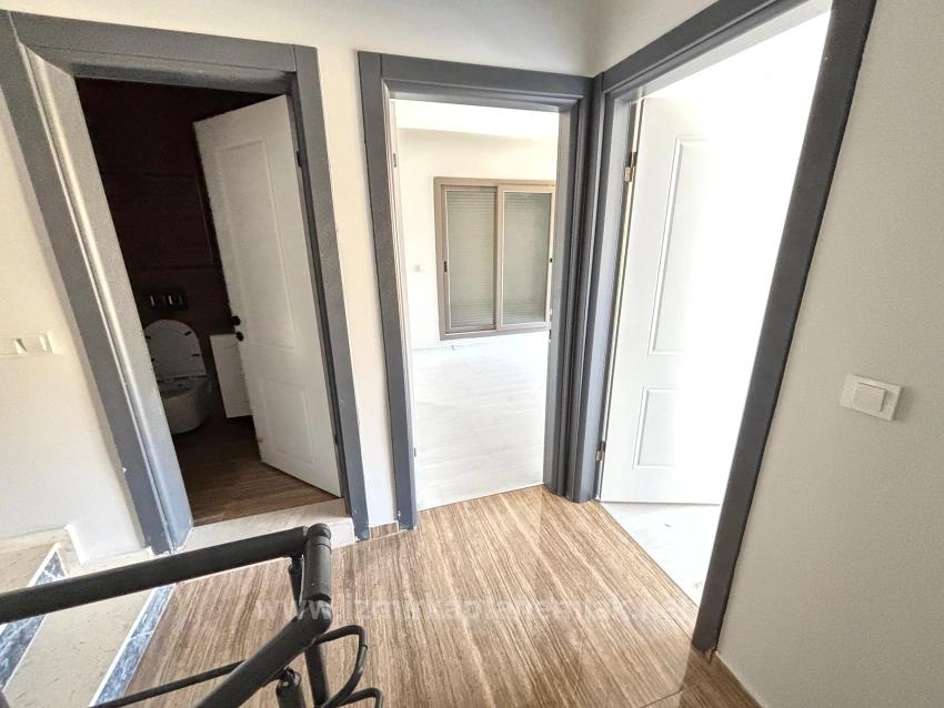 3+1 Villa Zum Verkauf In Menderes Özdere, 500 Meter Vom Strand Entfernt, Mit Parkplatz Und Großem Garten