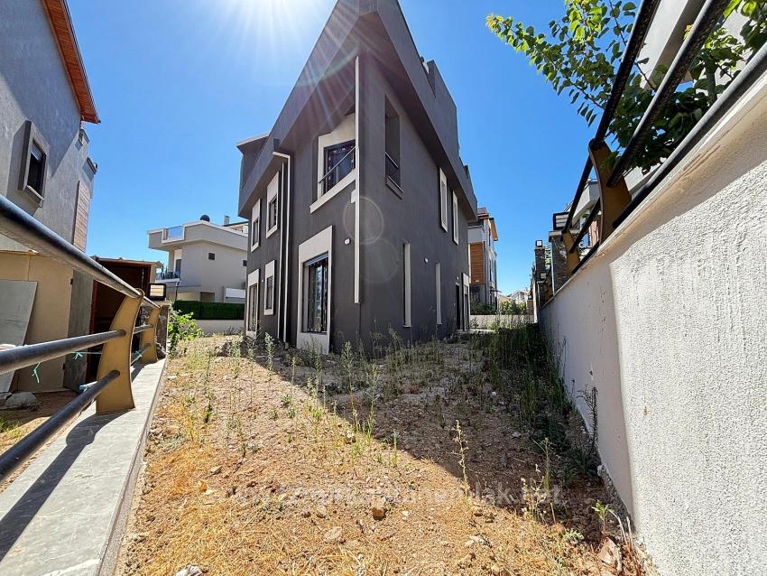 Großzügige 3+1-Zimmer-Villa Mit Separatem Eingang In Menderes Özdere Zu Verkaufen