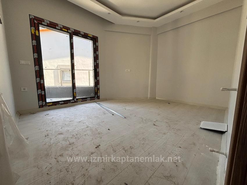 Großzügige 3+1-Zimmer-Villa Mit Separatem Eingang In Menderes Özdere Zu Verkaufen