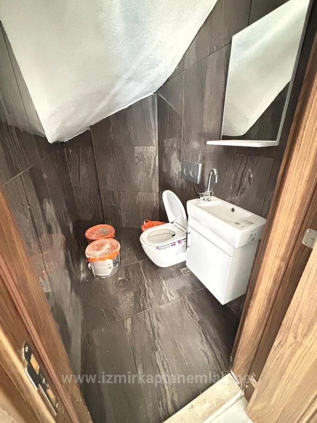 Brandneues 4+1-Zimmer-Triplexhaus In Menderes Özdere Zu Verkaufen, 50 M Vom Strand Entfernt, Mit Großem Garten