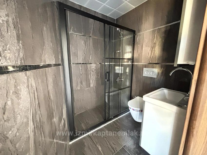 Brandneues 4+1-Zimmer-Triplexhaus In Menderes Özdere Zu Verkaufen, 50 M Vom Strand Entfernt, Mit Großem Garten