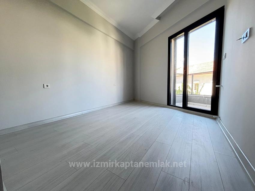 Brandneues 4+1-Zimmer-Triplexhaus In Menderes Özdere Zu Verkaufen, 50 M Vom Strand Entfernt, Mit Großem Garten