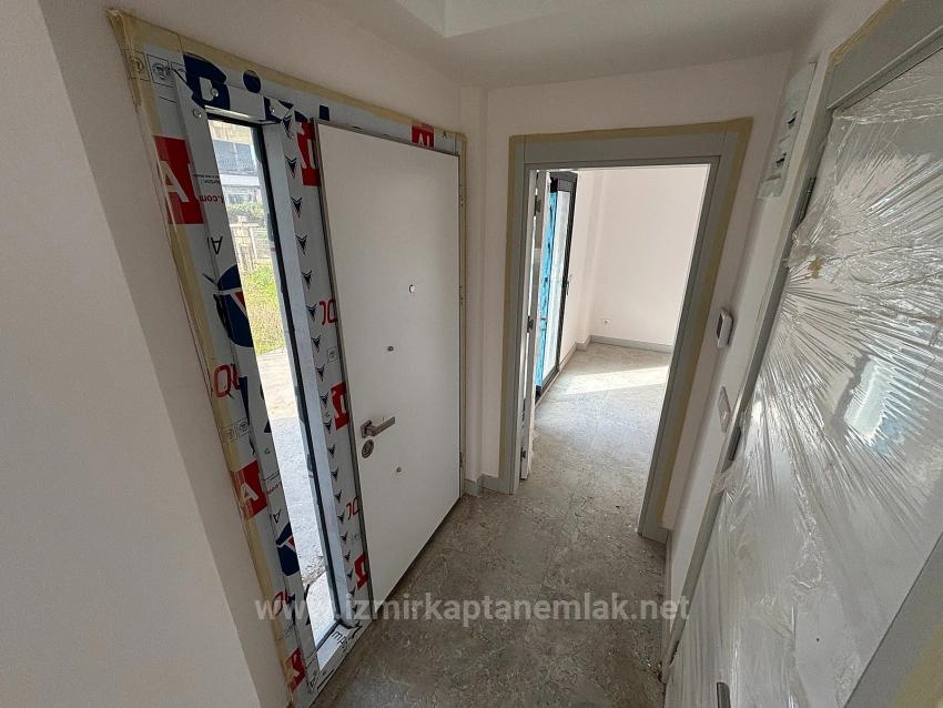 4+1 Freistehende Maisonette-Sommervilla Mit Pool In Seferihisar Akarca