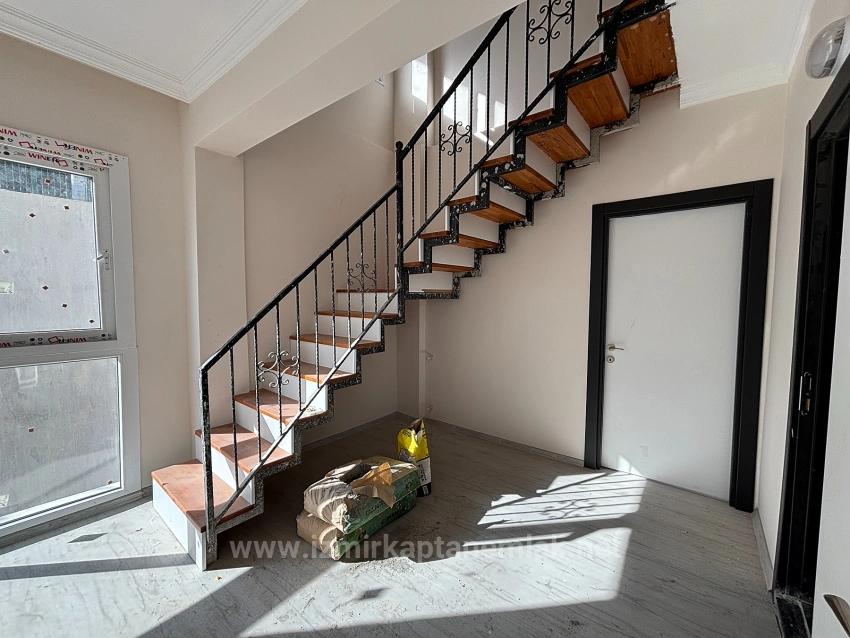 2+2 Maisonette-Wohnung Zum Verkauf In Menderes Gümüldür Fevzi Çakmak