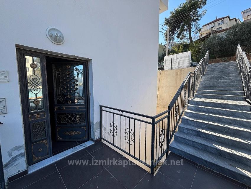 3+1 Apartment Mit Meerblick In Izmir Menderes Fevzi Çakmak
