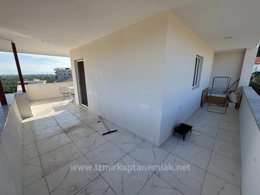 3+1 Apartment Mit Meerblick In Izmir Menderes Fevzi Çakmak