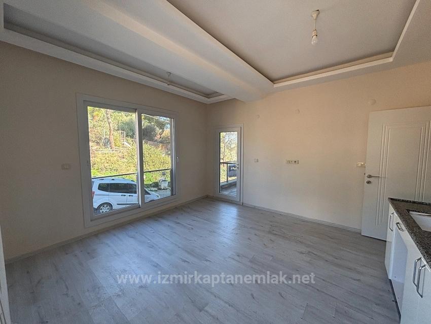 2+1 Wohnung Zum Verkauf In Izmir Menderes Fevzi Çakmak
