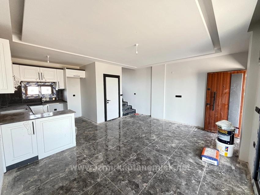 2+1 Triplex-Sommervilla Auf Der Meerseite In İzmir Seferihisar Cumhuriyet