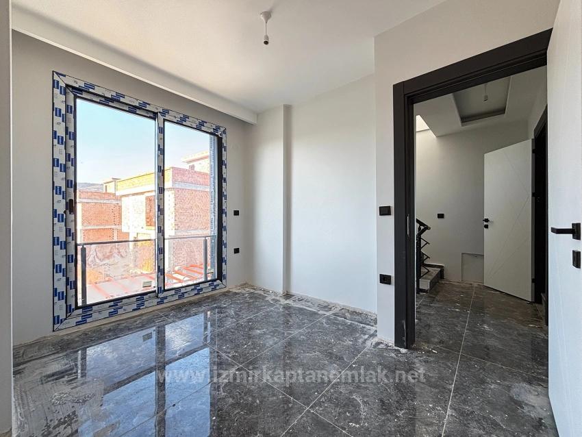 2+1 Triplex Sommervilla In İzmir Seferihisar Cumhuriyet