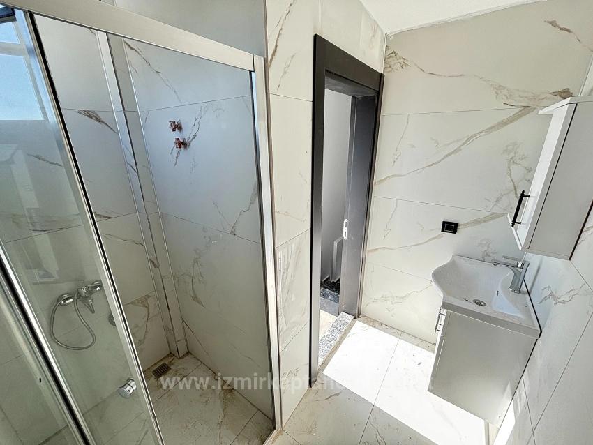 2+1 Triplex-Sommervilla Auf Der Meerseite In İzmir Seferihisar Cumhuriyet