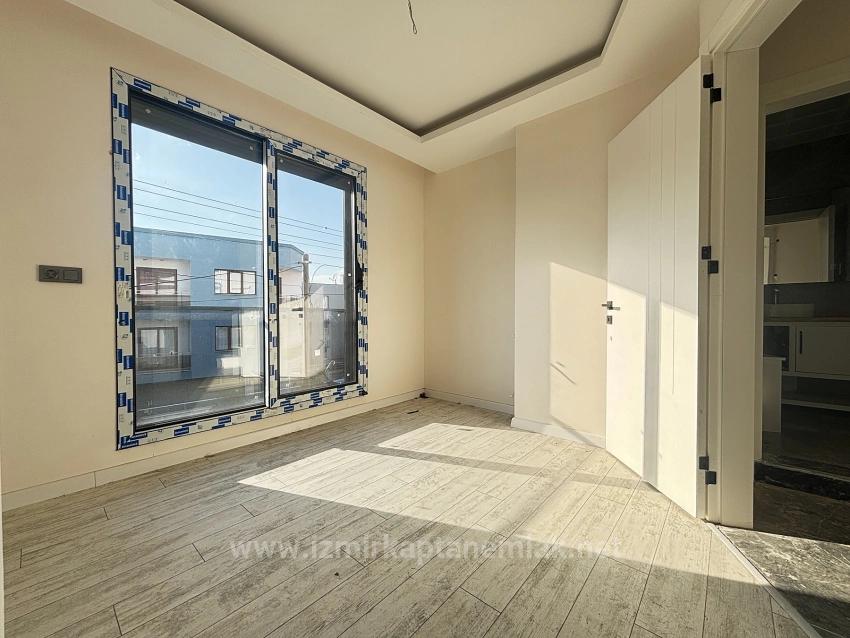 2+1 Villa Zum Verkauf 600 Meter Vom Meer Entfernt In Ürkmez, Seferihisar, Izmir