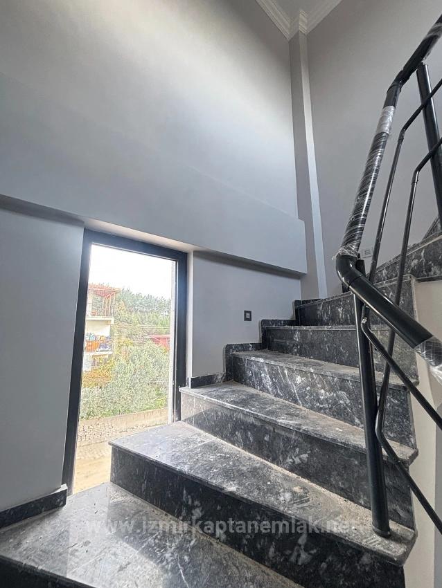 3+1 Freistehende Villa Zum Verkauf In İzmir Seferihisar Ürkmez, 1100 Meter Vom Meer Entfernt