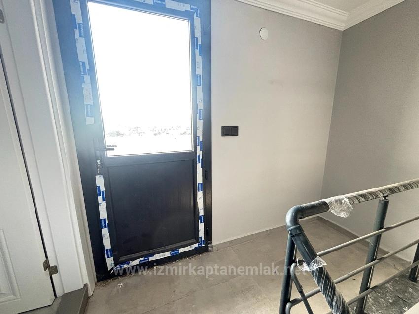 3+1 Freistehende Villa Zum Verkauf In İzmir Seferihisar Ürkmez, 1100 Meter Vom Meer Entfernt