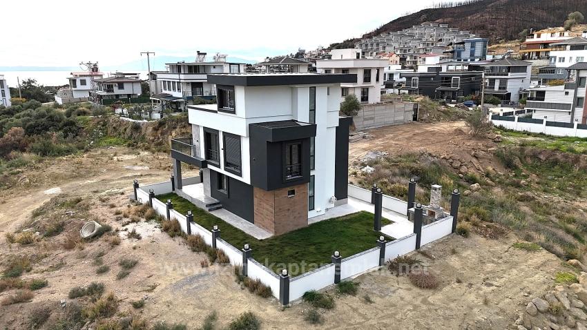 Ultraluxuriöse 4+1-Triplex-Villa Mit Freistehendem Großen Garten In İzmir Seferihisar Doğanbey