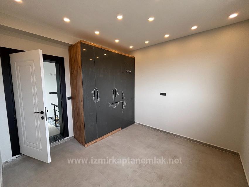 Ultraluxuriöse 4+1-Triplex-Villa Mit Freistehendem Großen Garten In İzmir Seferihisar Doğanbey