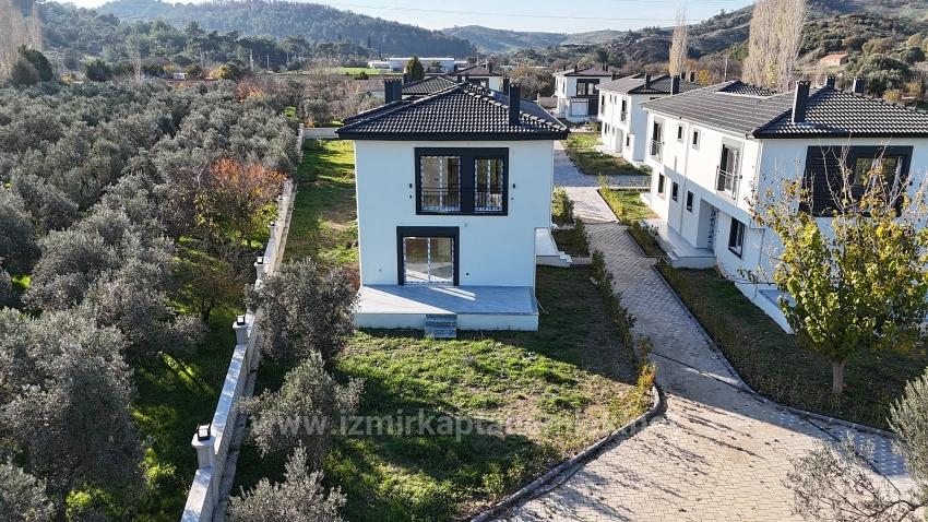 3+1-Maisonette-Villa In Einer Bewachten Wohnanlage Im Viertel Kavakdere, Seferihisar, Izmir