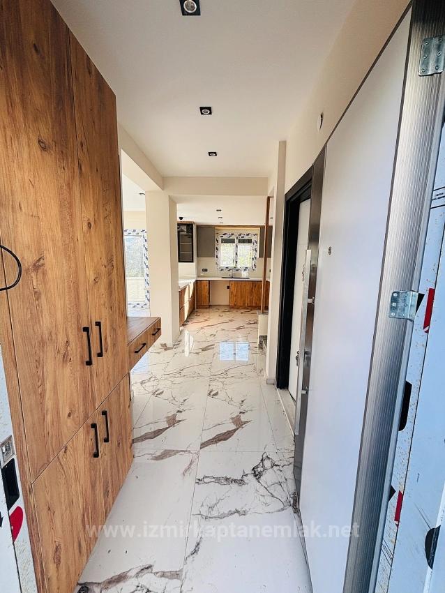 3+1-Maisonette-Villa In Einer Bewachten Wohnanlage Im Viertel Kavakdere, Seferihisar, Izmir