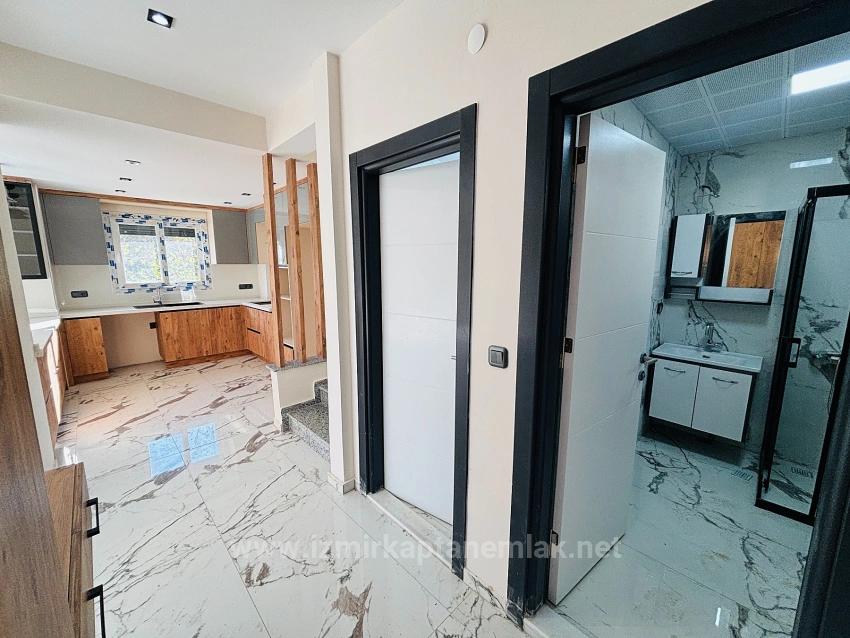 3+1-Maisonette-Villa In Einer Bewachten Wohnanlage Im Viertel Kavakdere, Seferihisar, Izmir