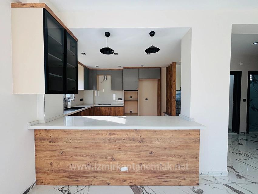 3+1-Maisonette-Villa In Einer Bewachten Wohnanlage Im Viertel Kavakdere, Seferihisar, Izmir