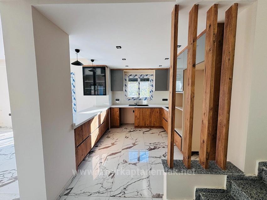 3+1-Maisonette-Villa In Einer Bewachten Wohnanlage Im Viertel Kavakdere, Seferihisar, Izmir