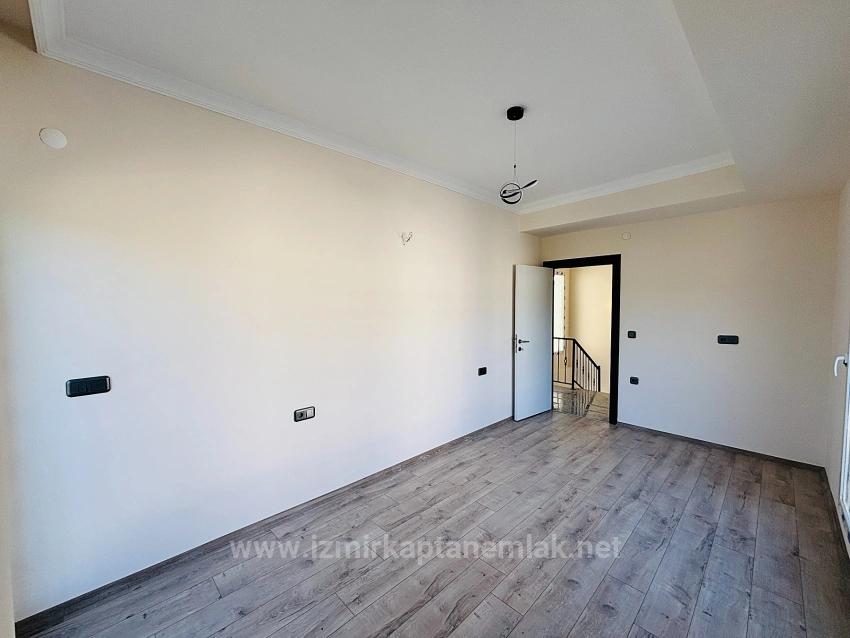 3+1-Maisonette-Villa In Einer Bewachten Wohnanlage Im Viertel Kavakdere, Seferihisar, Izmir
