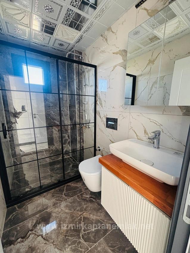 Freistehende Maisonette-Einzelvilla Mit Pool Im Stadtteil Düzce, Seferihisar, İzmir