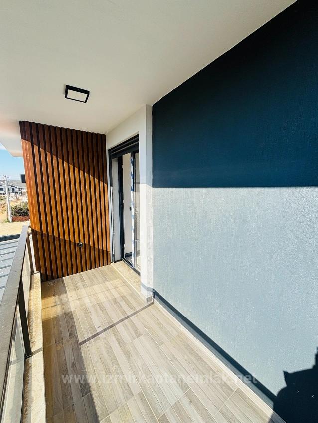 Freistehende Maisonette-Einzelvilla Mit Pool Im Stadtteil Düzce, Seferihisar, İzmir