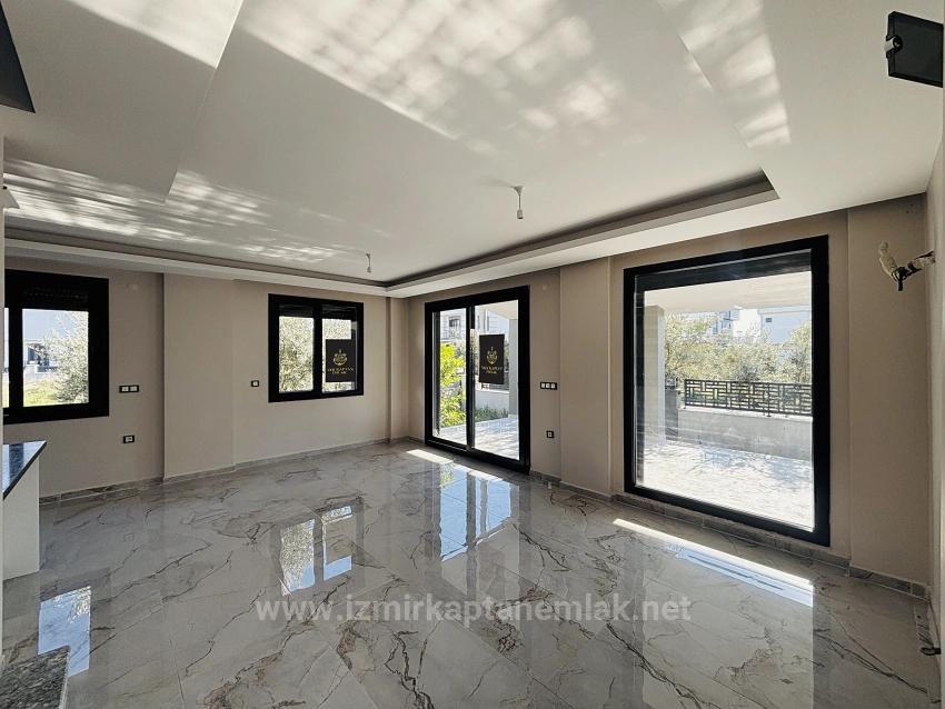 Freistehende 3+1-Zimmer-Maisonette-Villa Mit Eigenem Bad Im Stadtteil Payamlı, Seferihisar, Izmir