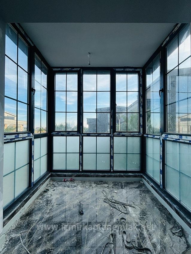 2+1 Villa Mit Großzügigem Garten In Einer Bewachten Wohnanlage Im Viertel Cumhuriyet, Seferihisar, Izmir