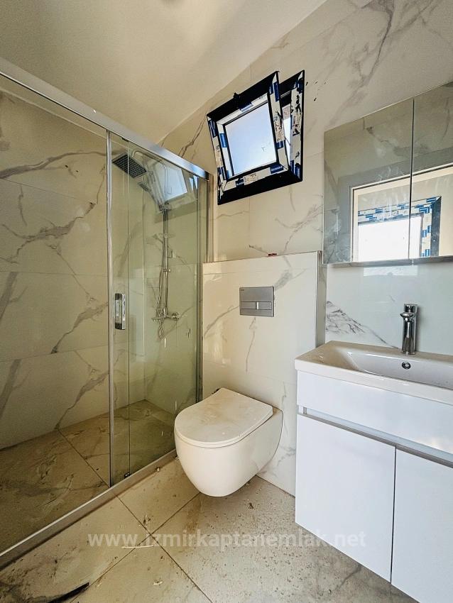 2+1 Villa Mit Großzügigem Garten In Einer Bewachten Wohnanlage Im Viertel Cumhuriyet, Seferihisar, Izmir