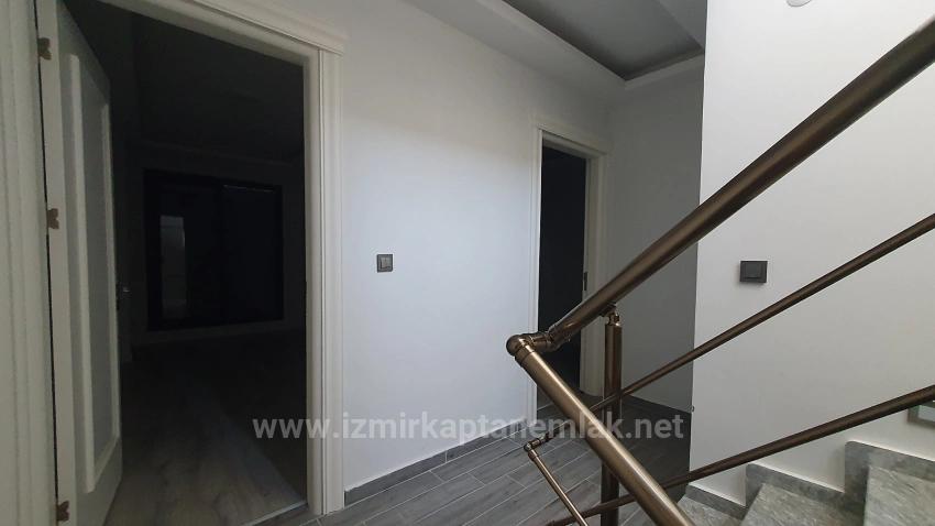 Geräumige 3+1 Villa Zum Verkauf In Seferihisar Doğanbey Payamlı